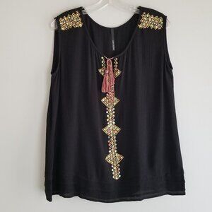 KAY CELINE Top with Embroidery and tassel design